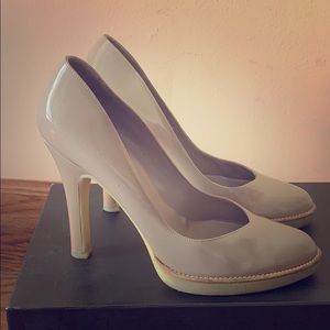 Gucci patent leather pumps